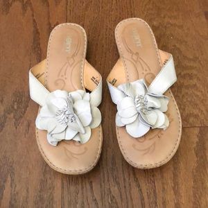 Size 7 Born wedge sandals